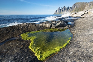 Tungeneset coastline, Devil's Teeth
