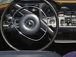 Typical dashboard of a Mercedes SL from the 70s