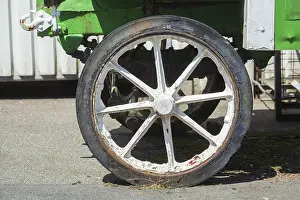 Tyre and wheel with spokes of a vintage car