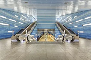 Ueberseequartier U-Bahn station