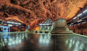 Underground station Radhuset, Tunnelbana