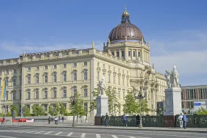 Unter den Linden Palace Bridge
