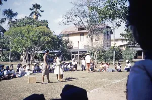 Untertitel: Ranger an der Bishop Anstey High School, Girl Guide Rangers besuchen Schule, Port of Spain, Trinidad um 1962