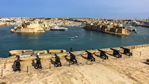 Upper Barrakka Gardens at the highest point of the city fortifications on St