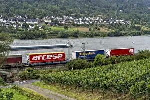 Upper Middle Rhine Valley, railway line on the right bank of the Rhine