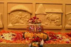 Urn containing ashes of father-of-nation