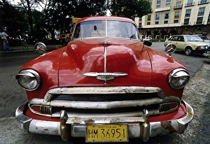 US-vintage car parking at the roadside