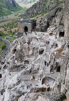 Vardsia Cave Town, Cave Dwellings