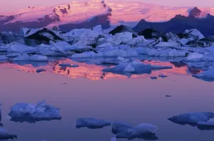 Vatnajoekull glacier, Joekulsarlon glacial lake