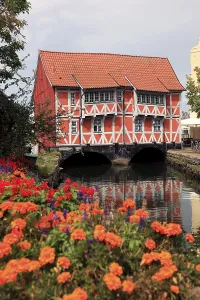 Framed Print : Vaulted, heritage-protected half-timbered house in Runde Grube 4 in the Hanseatic City of Wismar