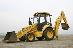 Vehicle, earth mover, poclain (L&t)