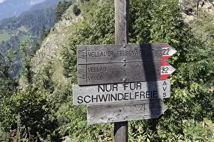 Framed Print : Vellauer Felsenweg