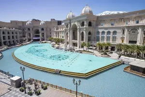 Vendome Mall, Super Luxux Mall
