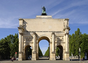 Victory Gate, Southern side with Leopoldstrasse