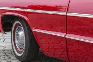 Side view of an American saloon car from the sixties