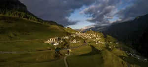 View towards Ardez to the castle