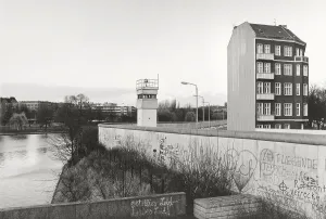 View over the Berlin Wall in 1985