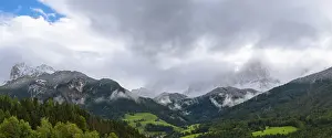 View of the cloudy Peitlerkofel group
