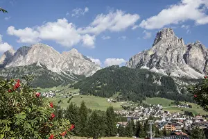 View over Corvara to the Puez-Geisler nature park Park