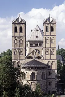 View from east, St. Sankt, Saint