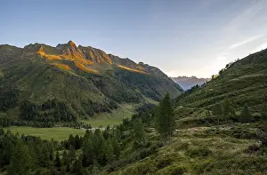 View of the Frohntal valley in the first morning light