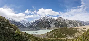 View into the Hooker Valley with Mount Cook from the Sealy Tarns Track