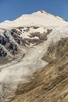 View from the Kaiser Franz-Josef Hoehe on the Grossglockner High Alpine Road to the Pasterze glacier