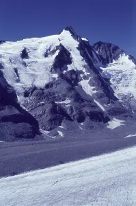 View from the Kaiser-Franz-Josefs-Hoehe to Grossglockner and Adlersruhe
