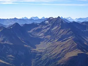 View from the Kreuzspitze to the Lasoerling