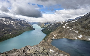 View of Lake Gjende, Lake Bessvatnet and mountains
