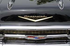 Front view, lettering, logo, emblem