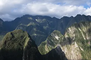 A view of Machu Pichu mountains