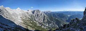 View of mountain landscape, mountain ridge with summit Mitterhorn and Westliches Geiselhorn