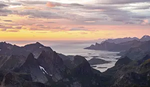 View over mountain tops and sea to Fredvang