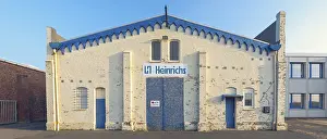 Category Historic EN Prints: View of an old brick Langerhalle in the evening light