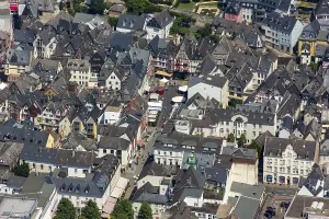 Category Cities DE Prints: View of the old town of Limburg with half-timbered houses