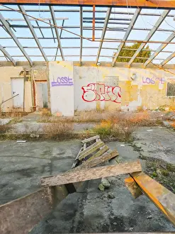 Category Historic EN Prints: View from the outside into a demolished house