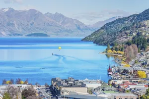 View of Queenstown and lake Wakatipu