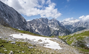 Category Mountain Landscapes Prints: View into the Reintal valley and of the peaks of the Wetterstein mountains