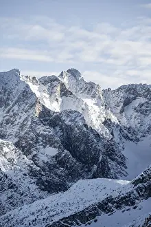Framed Print : View of snowy peaks of Zugspitze Framed Print : View of snowy peaks of Zugspitze
