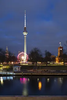 View over the Spree to the city centre park