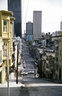 View from a steep hill onto the buildings of the city centre, San Francisco, California, USA 1976