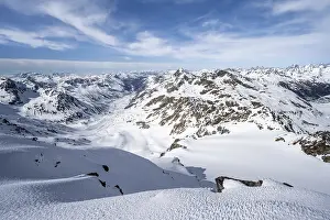 View from the summit of Piz Grialetsch in winter