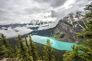 View of turquoise glacial Lake Louise