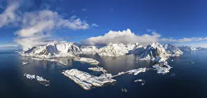 Category Scandinavia Prints: View to the villages Reine, Sakrisoy and Hamnoy
