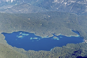 View from the Zugspitze to the Eibsee lake