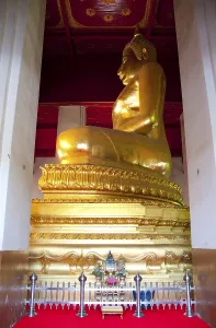Viharn Mongkol Bopit (Wihaan Mongkhon Bophit) contains a 15th century bronze Buddha image
