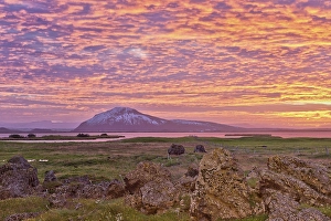 Vindbelgjarfjall mountain, snow-covered