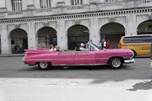 Vintage car from the 1950s in the centre of Havana