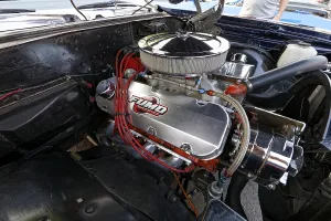 Vintage car engine, car show, Chateauguay